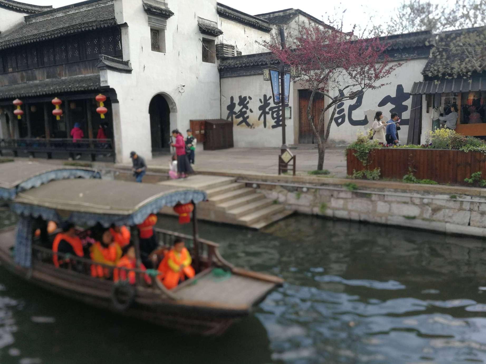 在企业家之夜上,潘基文寄语蔡磊